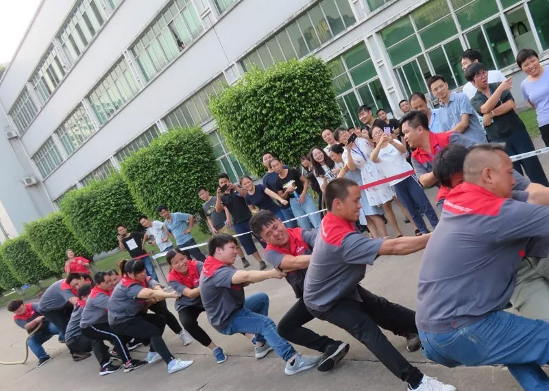 庆国庆 | 记今年会jinnianhui显示“党群杯”拔河比赛